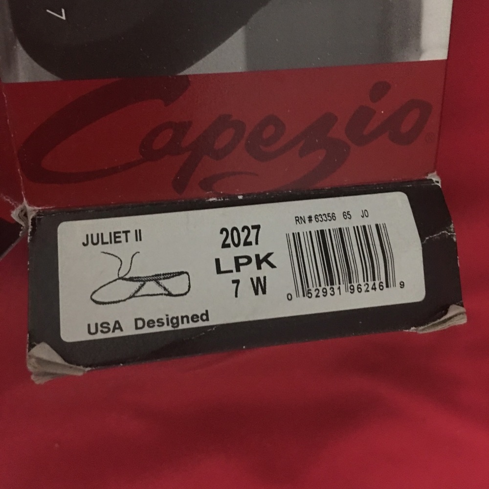 Capezio Juliet II ballet slippers size 7W